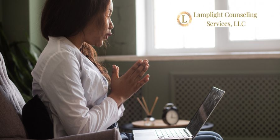 Person having a online meeting